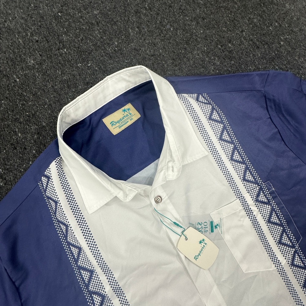 Royaura Button Up Shirt Men 3XL Blue White Geometric Hawaiian Short Sleeve